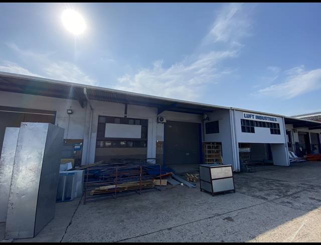 1,030M² WAREHOUSE TO LET IN SPRINGFIELD